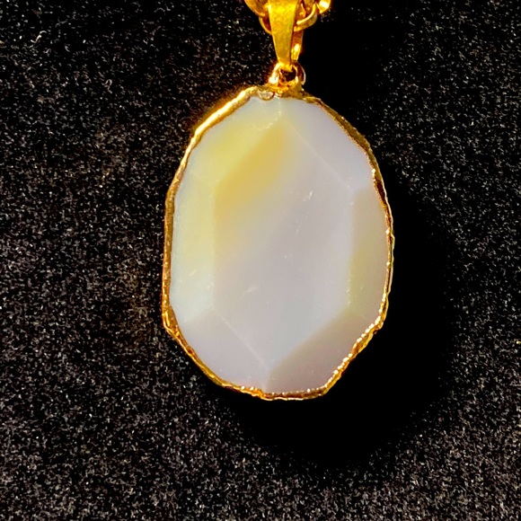 Jewelry - Long agate necklace